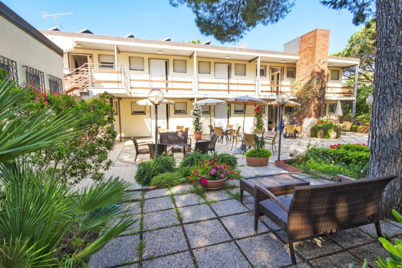 Residence Casa Di Caccia Marina Di Bibbona Extérieur photo